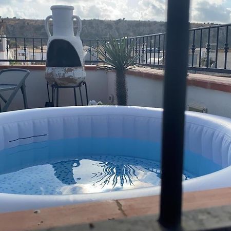 Apartment With Terraces And Private Jacuzzi - San Vito 400M From Beach ซานวิโต โลคาโป ภายนอก รูปภาพ