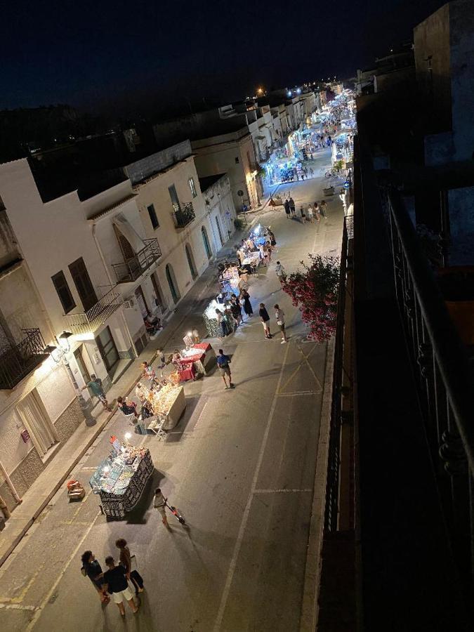 Apartment With Terraces And Private Jacuzzi - San Vito 400M From Beach ซานวิโต โลคาโป ภายนอก รูปภาพ