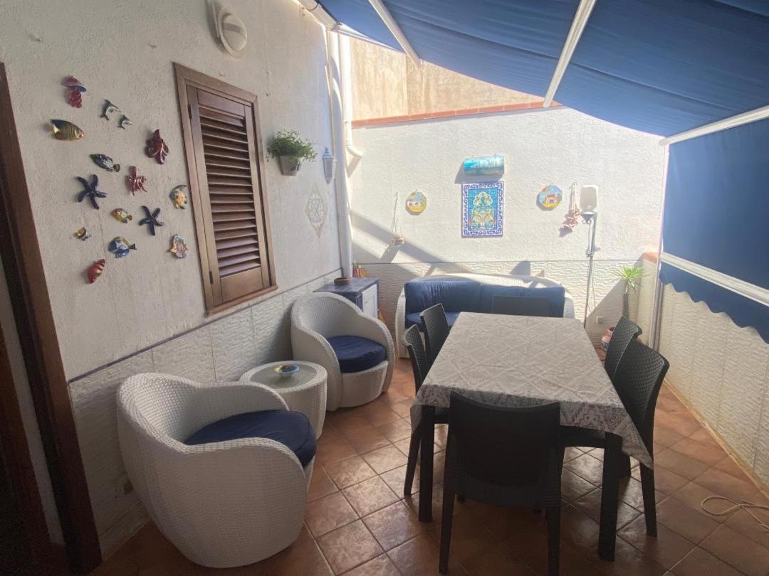 Apartment With Terraces And Private Jacuzzi - San Vito 400M From Beach ซานวิโต โลคาโป ภายนอก รูปภาพ